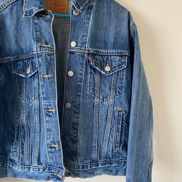 Levi’s Denim Jacket - Picture 3 of 13